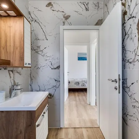 Beachfront 3 Bedroom With Jacuzzy Sga1 Βίλα